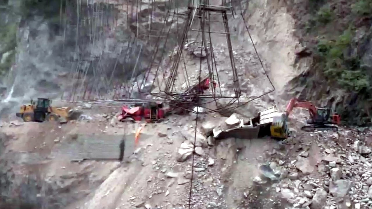 Ramban:  3 injured, several trapped as part of tunnel on  national highway collapses