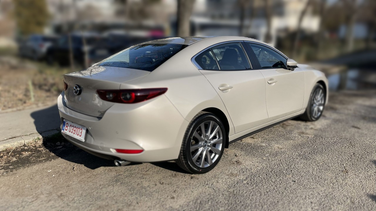 Mazda 3 după 12 luni: ce a mers bine și ce nu + prima revizie