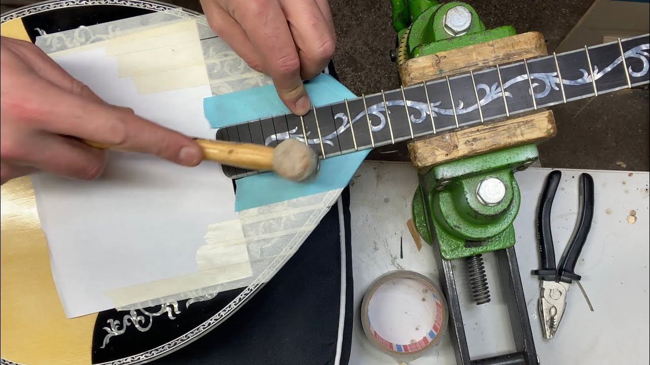 Κατασκευή μπουζούκι Μέρος 54 (Τάστα 1 ) - Greek Bouzouki Construction Part 54 (Frets 1)
