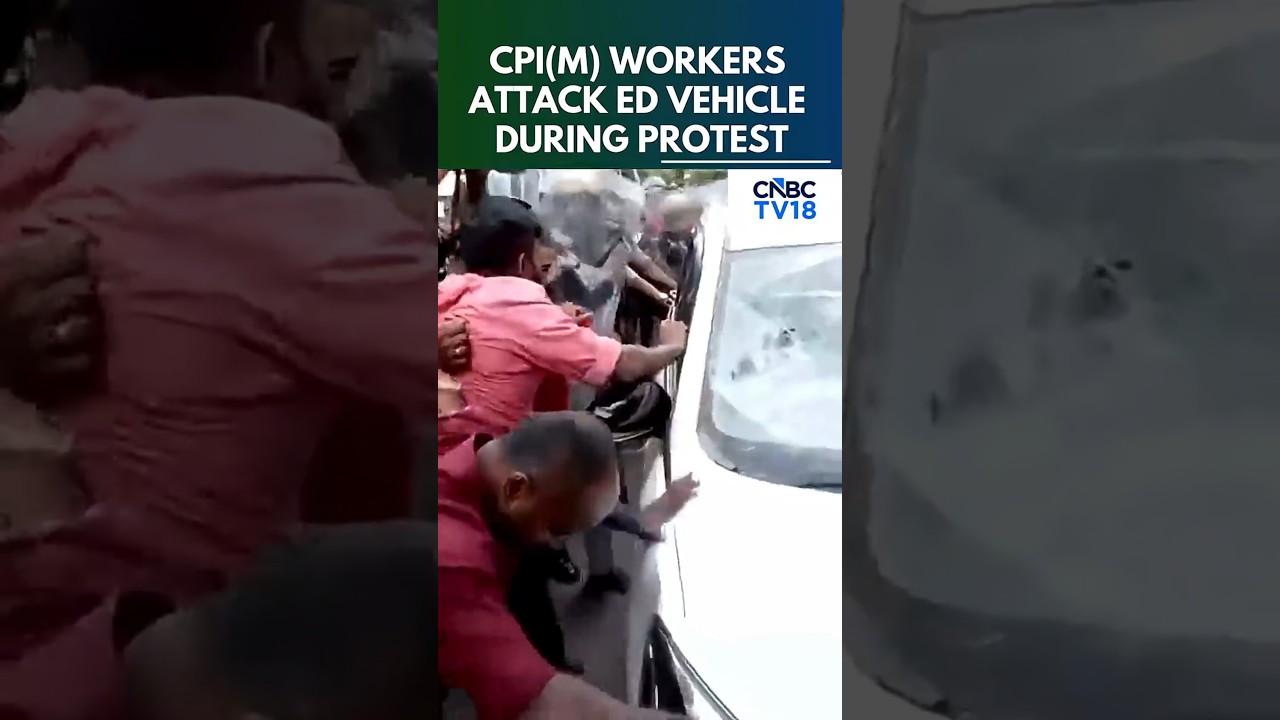 Kerala Tension Escalates: CPI(M) Workers Attack ED Vehicle Amid Pinarayi Vijayan Raid Row | N18S