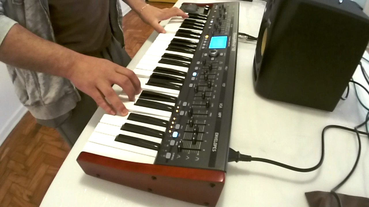Behringer DeepMind12 . Analog Vintage Sounds ...