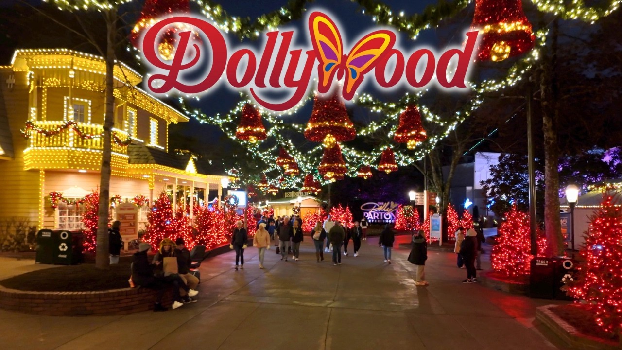 Dollywood Smoky Mountain Christmas Walking Tour | 4K Sights & Sounds
