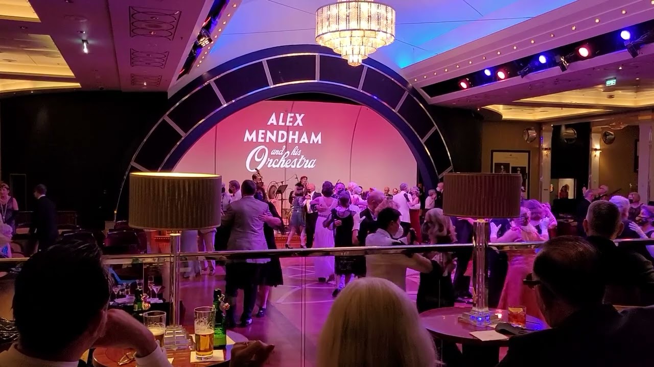 I Can't Believe That You're in Love With Me - Alex Mendham & His Orchestra Feat. Allison Young