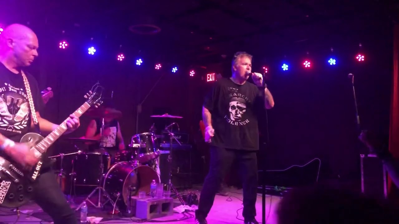 POISON IDEA ‘Just to Get Away’ live in Brooklyn, NY