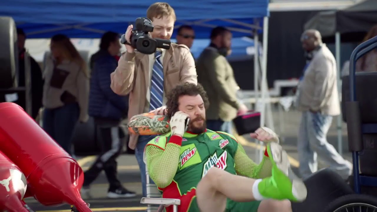 Mt Dew Commercial: Dewey's Race Day (Leon drives)