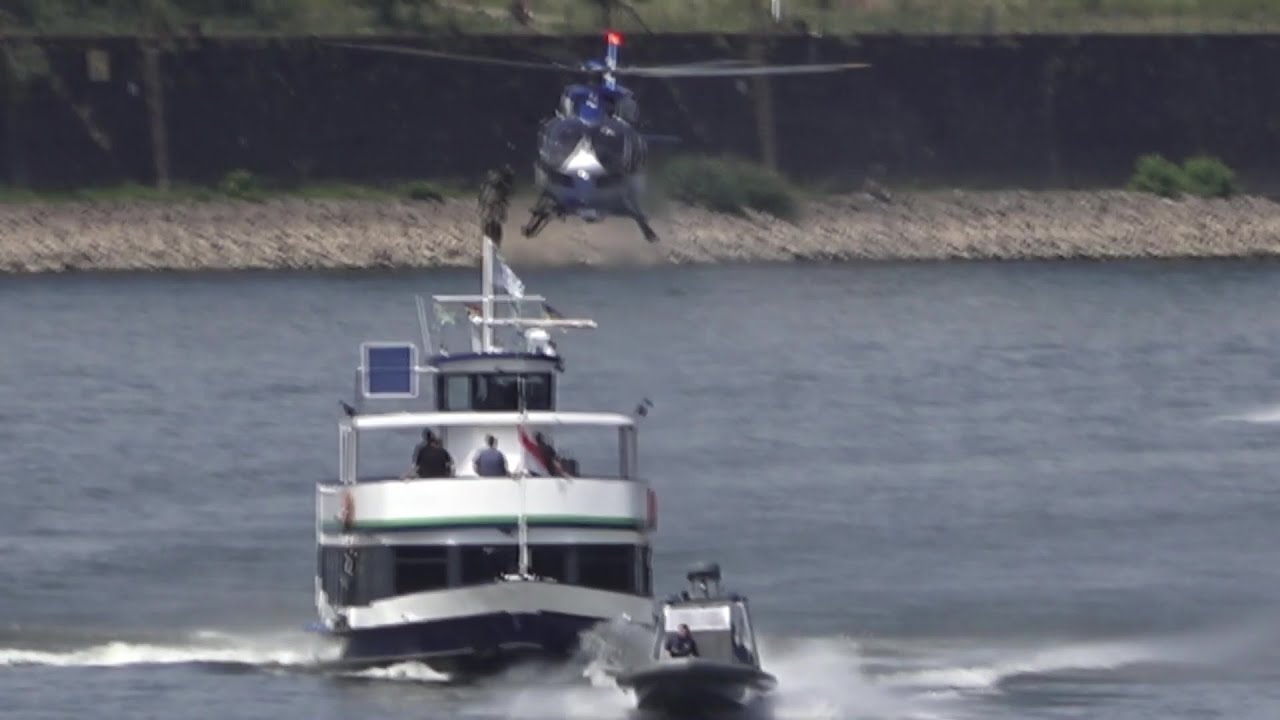 Ausflugsschiff entführt: SEK-Übung mit Hubschrauber + Booten auf dem Rhein in Köln-Niehl am 02.06.22