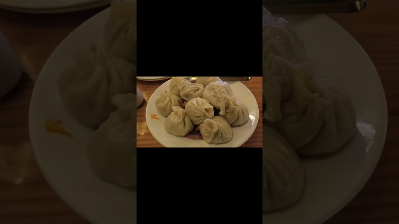 A Perfect Delhi Day || Kalsang  &rarr; CP &rarr; H&M &rarr; MOMOS #connaughtplacedelhi #momos #kalsang 