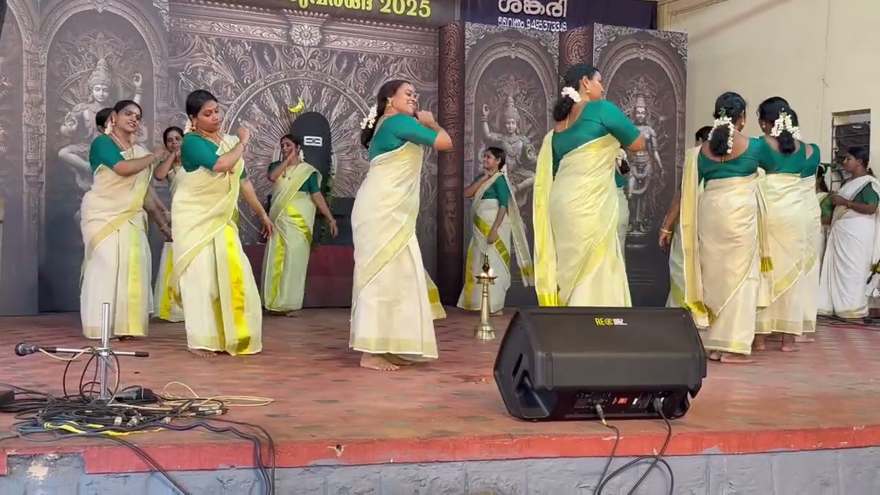 ചിന്മയ കലാമന്ദിർ വൈക്കത്തപ്പന്റെ മുന്നിൽ അവതരിപ്പിക്കുന്നു 