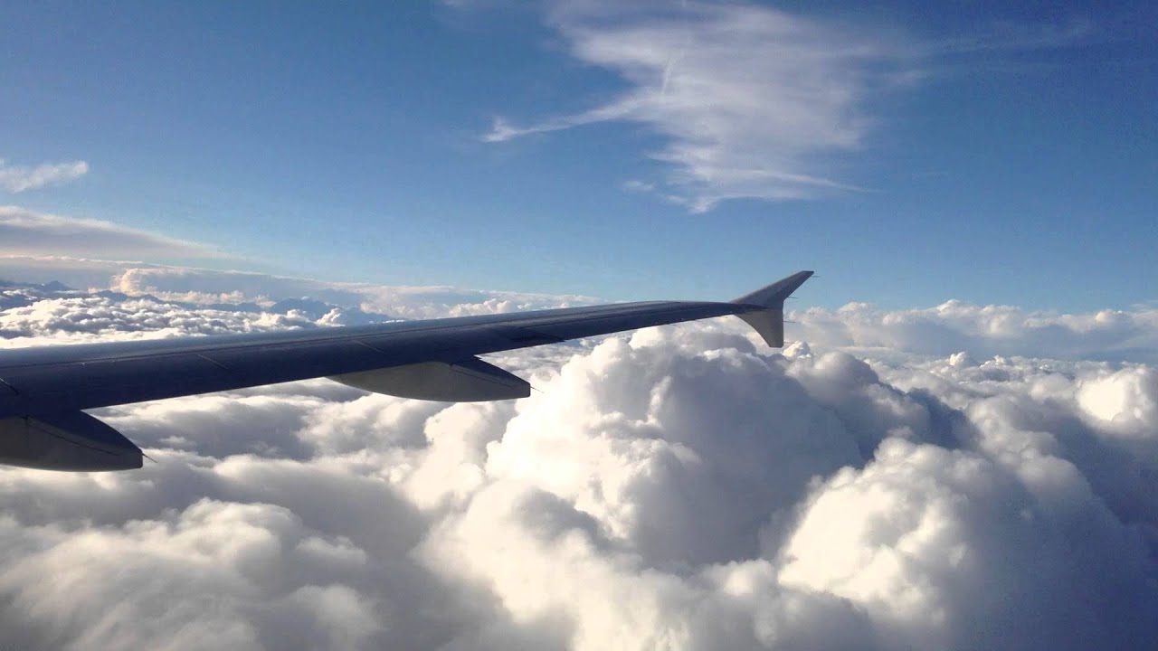 Traumhafte Sicht auf fantastische Wolken WingView Experience