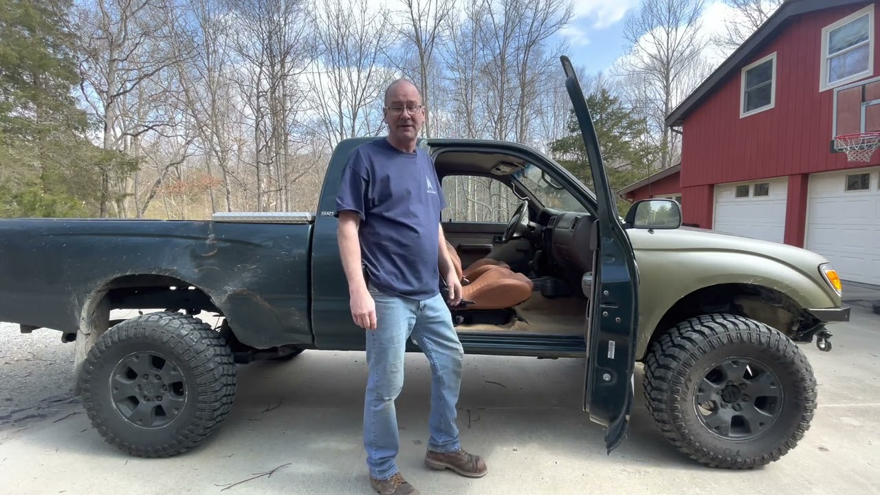 New racing seats and carpet for 98 Toyota Tacoma￼