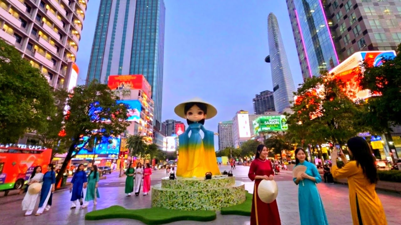 TẾT SÀI GÒN 2026 | SÀI GÒN RỘN RÀNG NHỘN NHỊP LỄ HỘI ÁO DÀI 2026 Ở PHỐ ĐI BỘ NGUYỄN HUỆ 