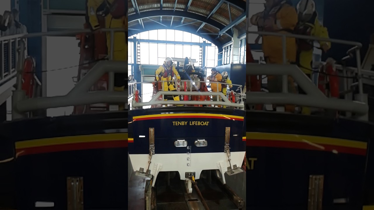 Tenby RNLI emergency lifeboat launch