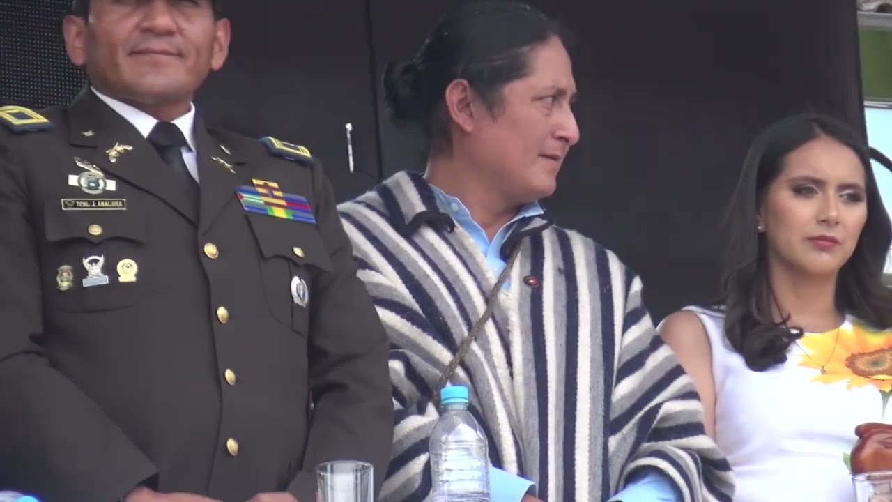 En la Plaza 15 de Mayo se realizó la posesión simbólica del Alcalde de Guaranda Inti Yumbay.