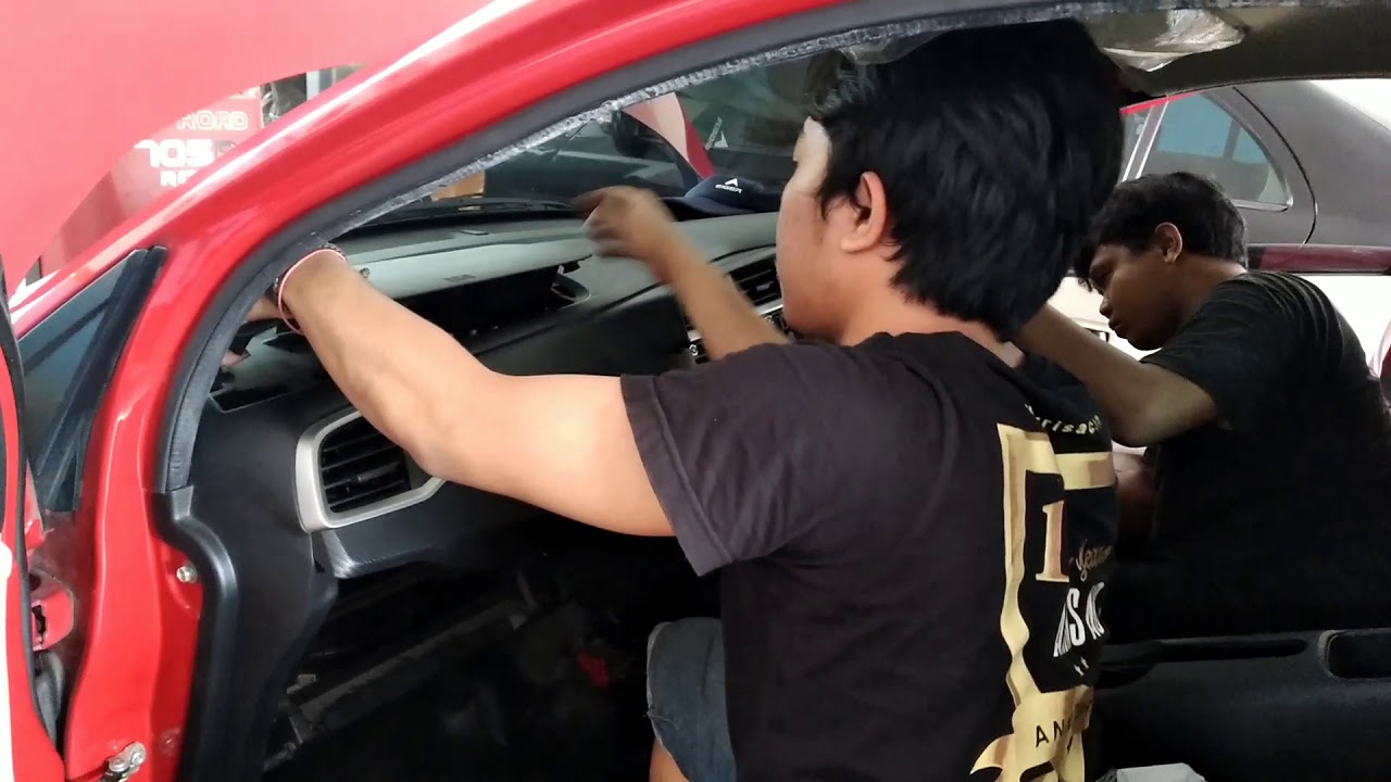 cukup 4 menit melepas evaporator honda brio