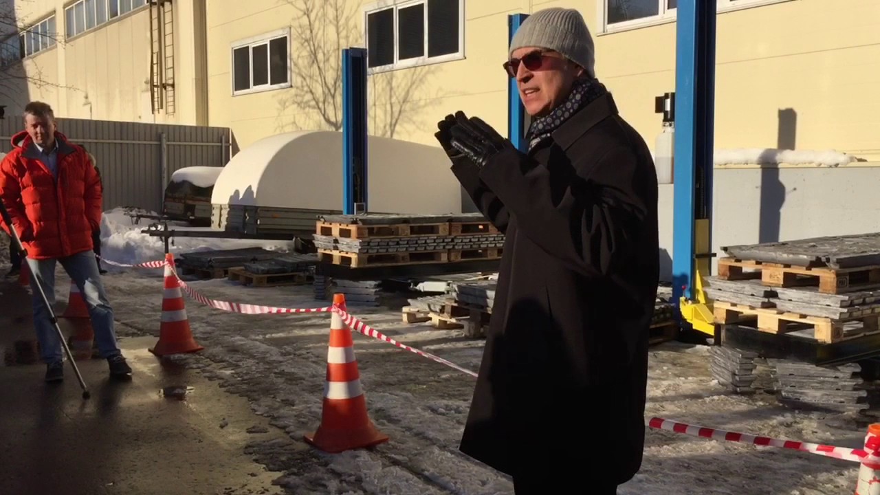 Тестирование 2-х стоечных подъемников на поднятие груза в 4т