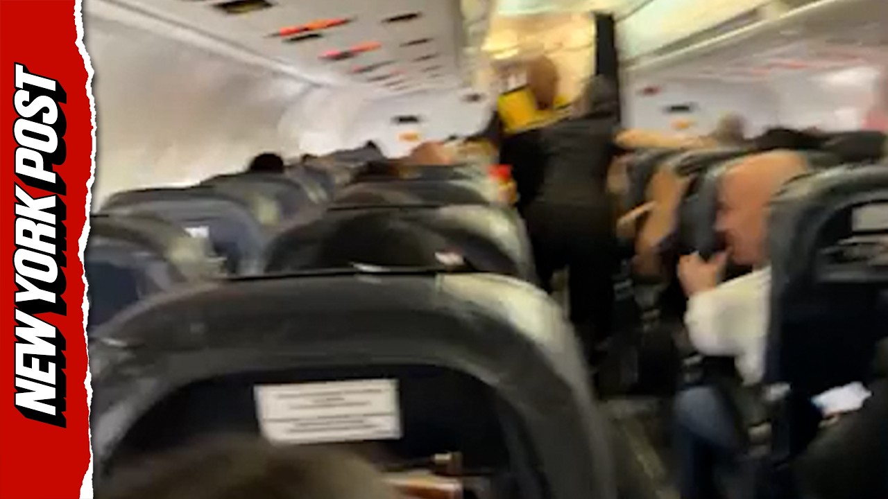 Passsengers Panic as Powerful Venezuela Earthquake Violently Shakes Plane Cabin