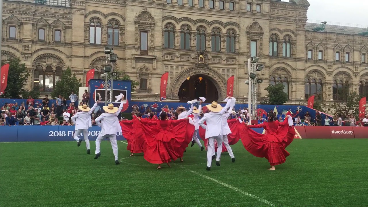 Перуанский танец на Красной площади