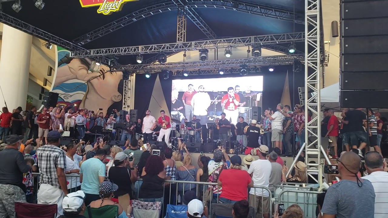 Frankie Ruiz Jr. y Viti Ruiz - La Rueda (En Vivo)
