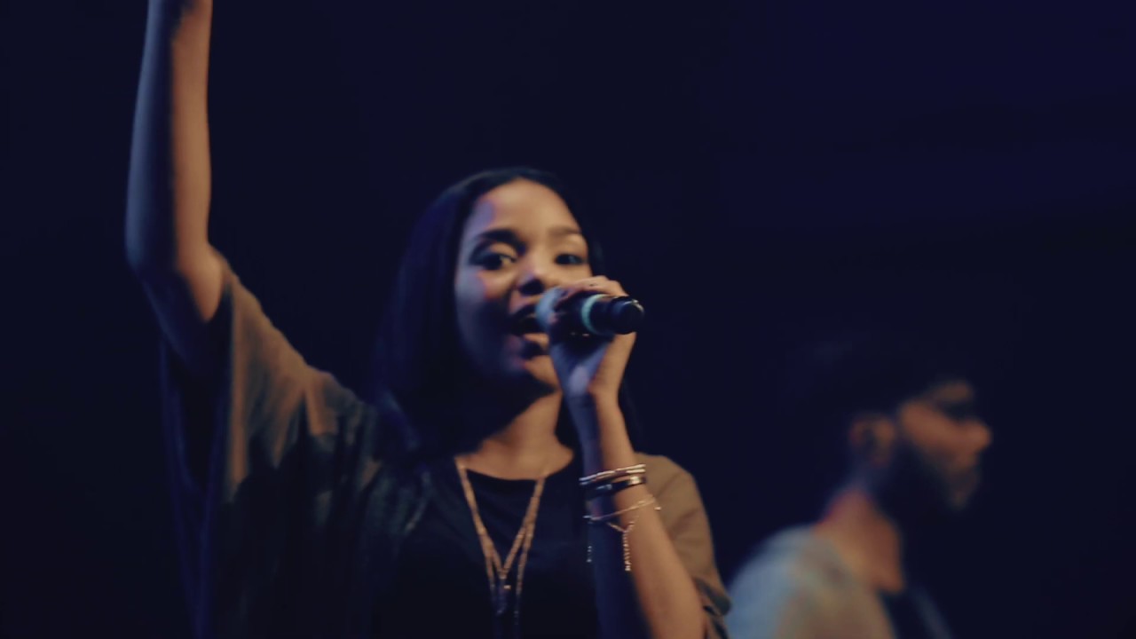 Kabed - Consumenos (Video Oficial) | Apasionados Live