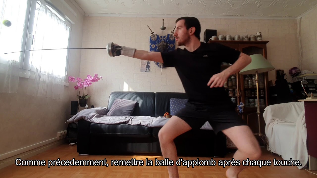 Exercices de précision avec une balle suspendue (épée/fleuret)