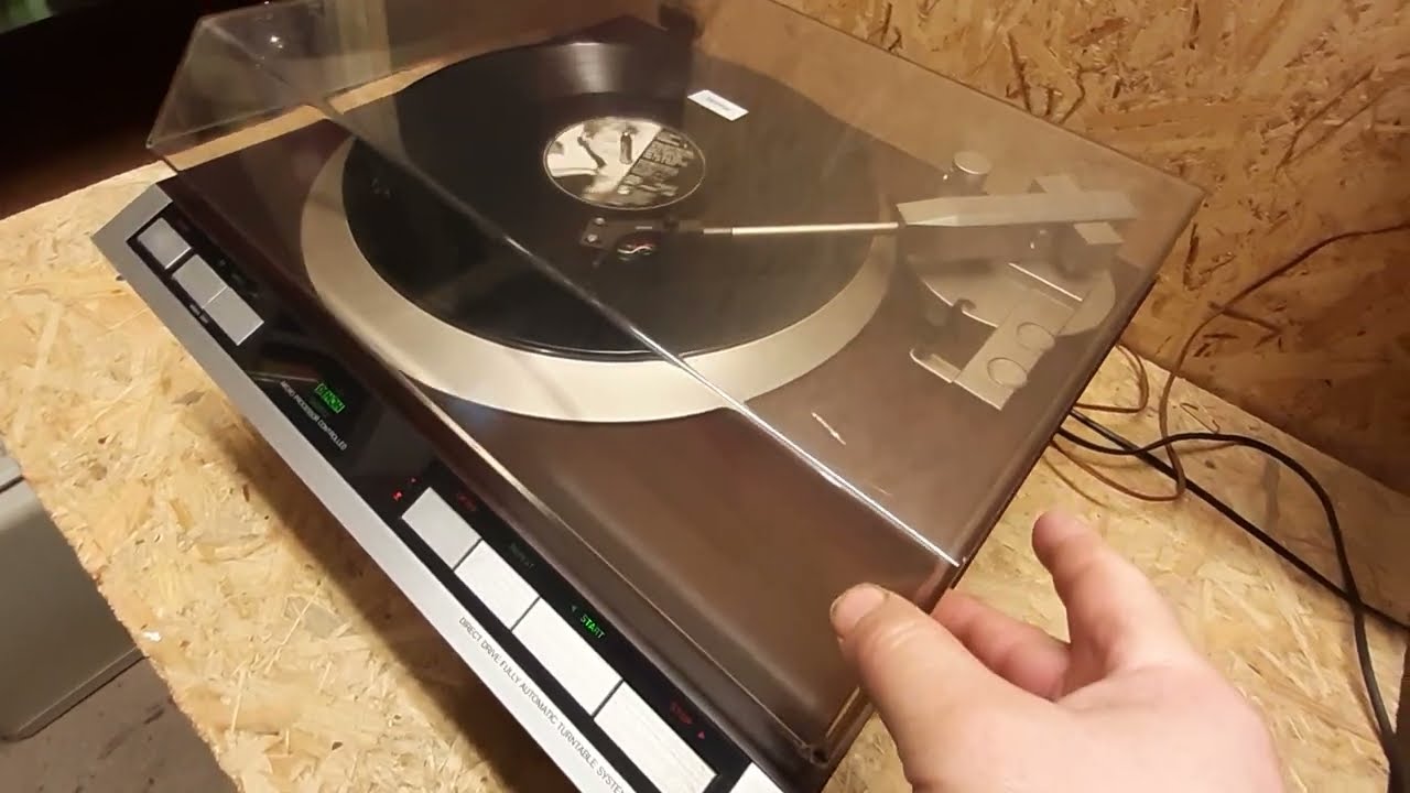 Gramofon Denon DP-51F