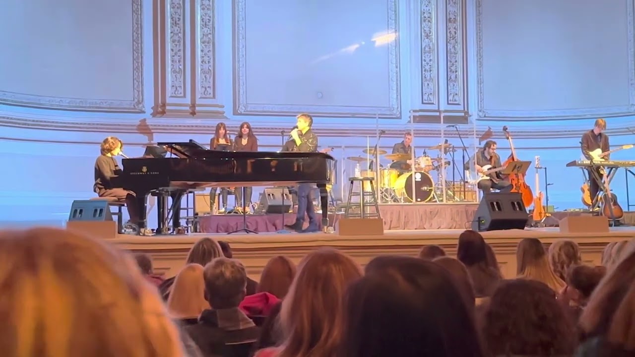 Joe McIntyre & Griffin perform Stay the Same at Carnegie Hall. I do not own the rights to this music