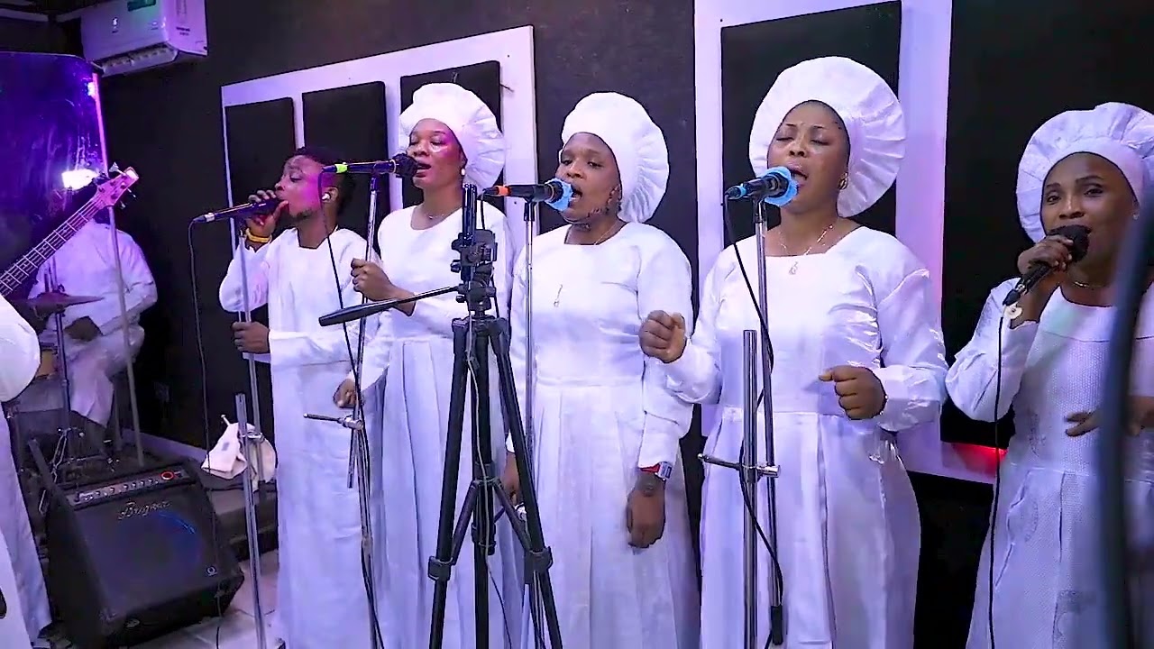 MUST WATCH POWERFUL MINISTERATION  HOLY COMMUNION DAY 2