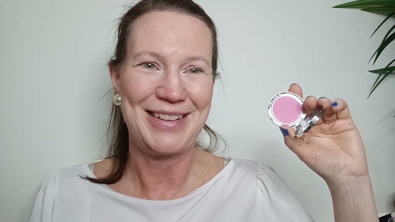Makeup tutorial för kvinnor 50+ | Mjuk glow-look med produkter från Face Stockholm
