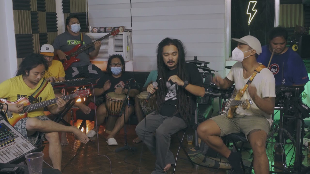 Lion and the Scouts - Ano Ang Naka Balot sa Papel