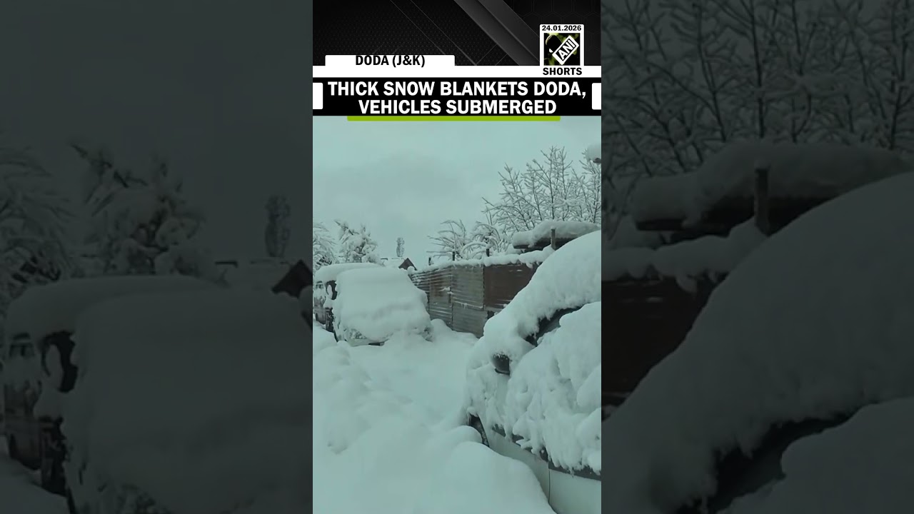 Fresh snowfall blankets J&K&rsquo;s Doda, vehicles submerged under thick layer of snow