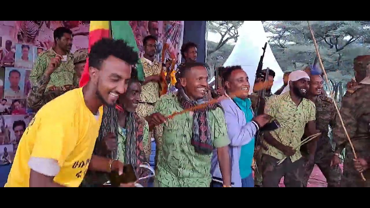 #ጀግናው_ዋርካው_ምሬ_ወዳጆ_ጭፈራም_ይችላል#አርቲስት_ስንዱ_አሌ_አጠቃላይ_ፋኖውን_እና_ህዝቡን አስጨፈረችው እስከመጨረሻው ተመልከቱት ሸርም አድርጉት