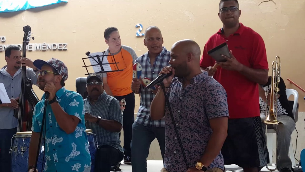 Gerardo G. Rivas con integrantes del Gran Combo y NG2
