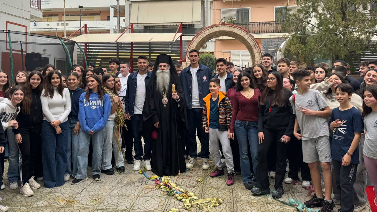 «Ερυθρόλευκη» Τσικνοπέμπτη στα εκπαιδευτήρια της Μητροπόλεως Πειραιά