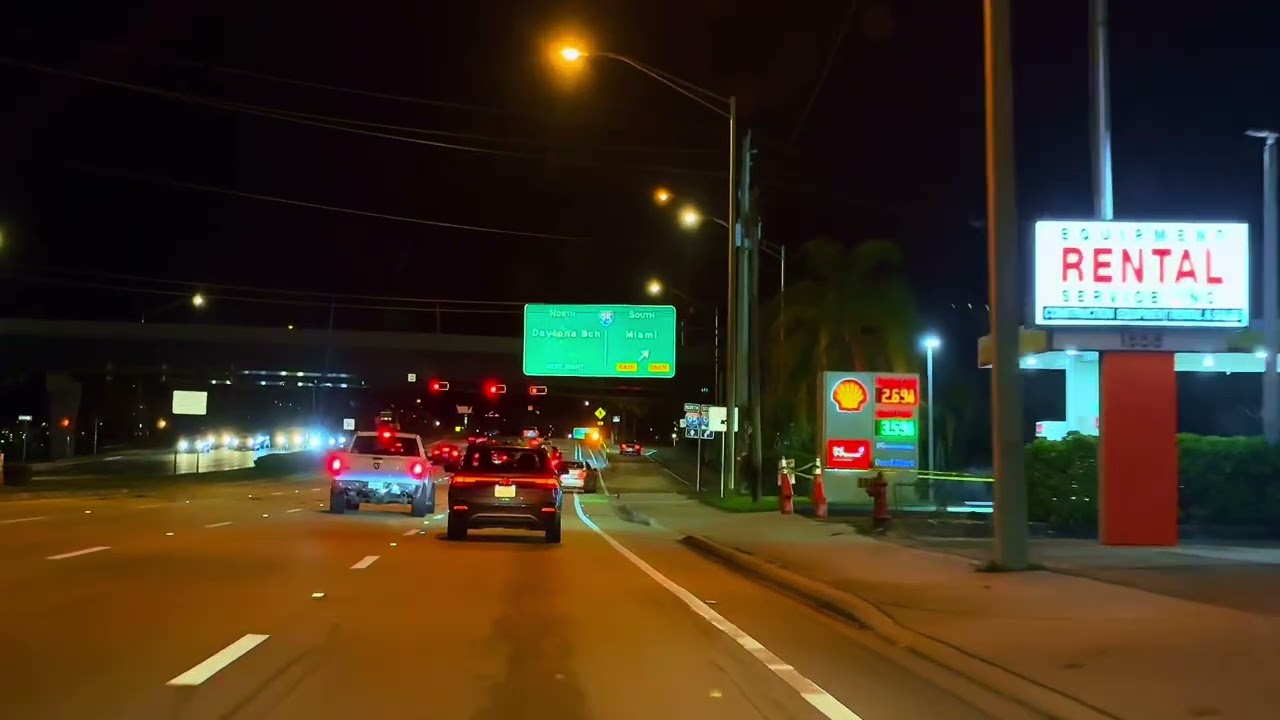 🌙 Silent Florida streets with a beautiful highway view