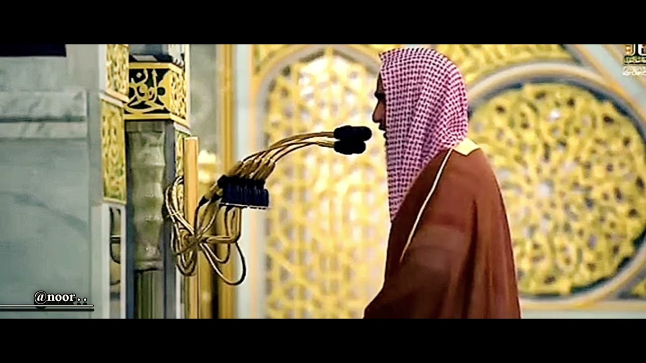 {وهو الذي خلق الليل والنهار والشمس والقمر ڪل في فلك يسبحون} •🤍🖤