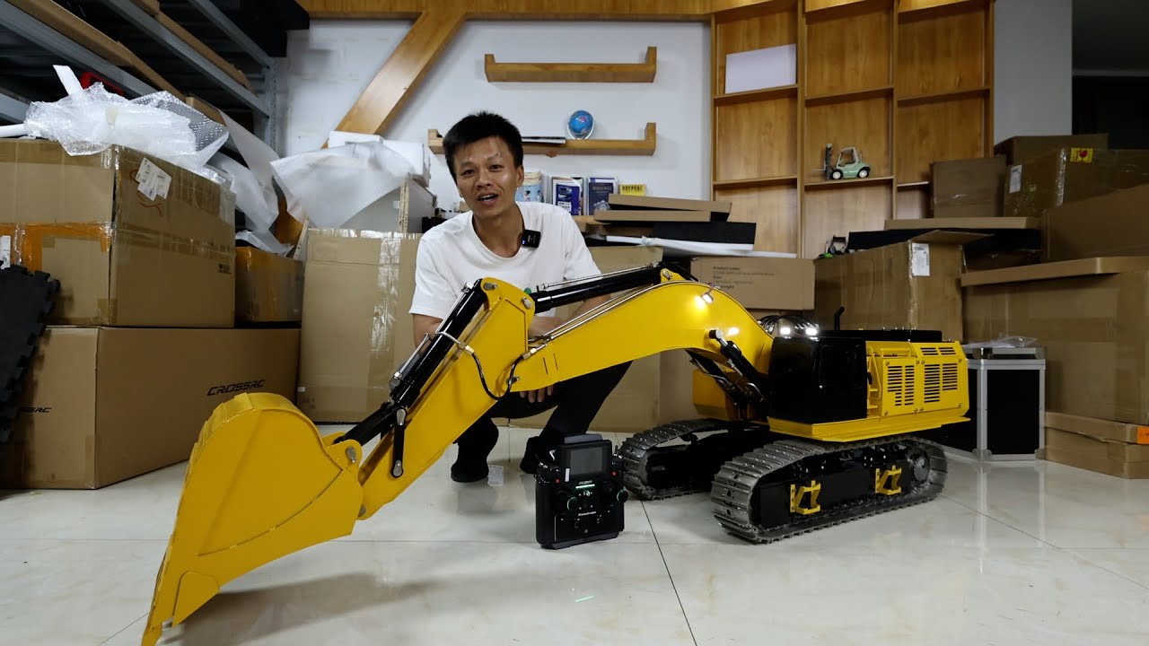 Unbox 390D 1/8 scale 130 kg, two car battery, 8mpa working pressure, EV lite radio, light and sound.