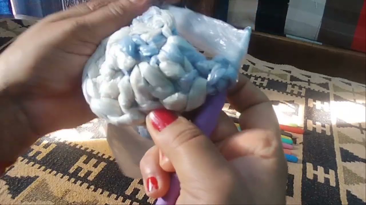इस विडियो को देखने के बाद प्लास्टिक बैग कभी नहीं फेकेंगे आप।DIY Reuse polythene bag  idea..
