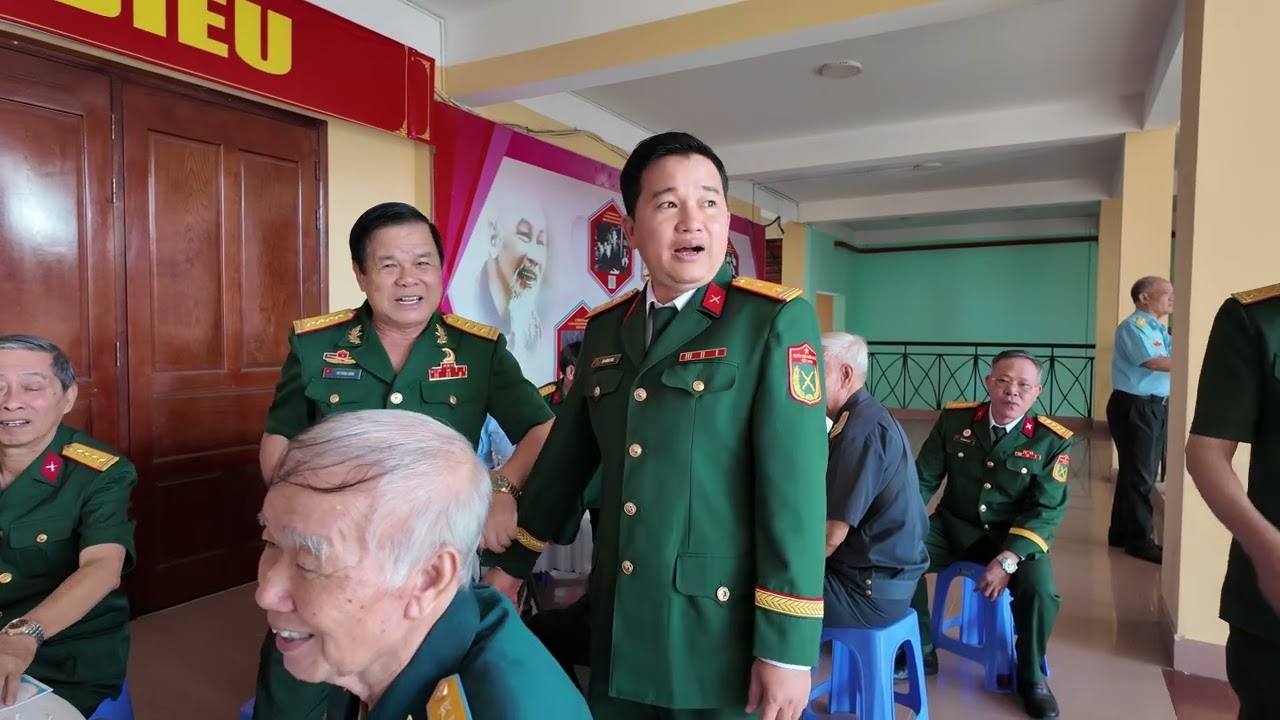NIỀM VUI NGƯỜI LÍNH CỤ HỒ 