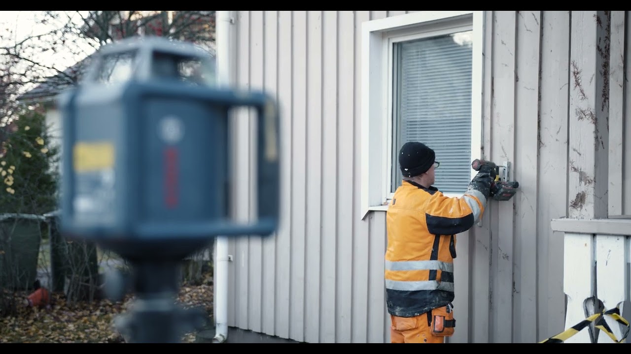 Painuneen rakennuksen nosto - Suomen Nosto ja Stabilointitekniikka Oy