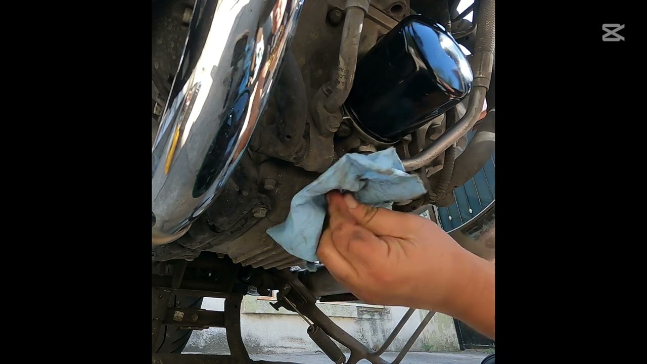 Cambiando el Aceite de la Royal Enfield Super Meteor 650