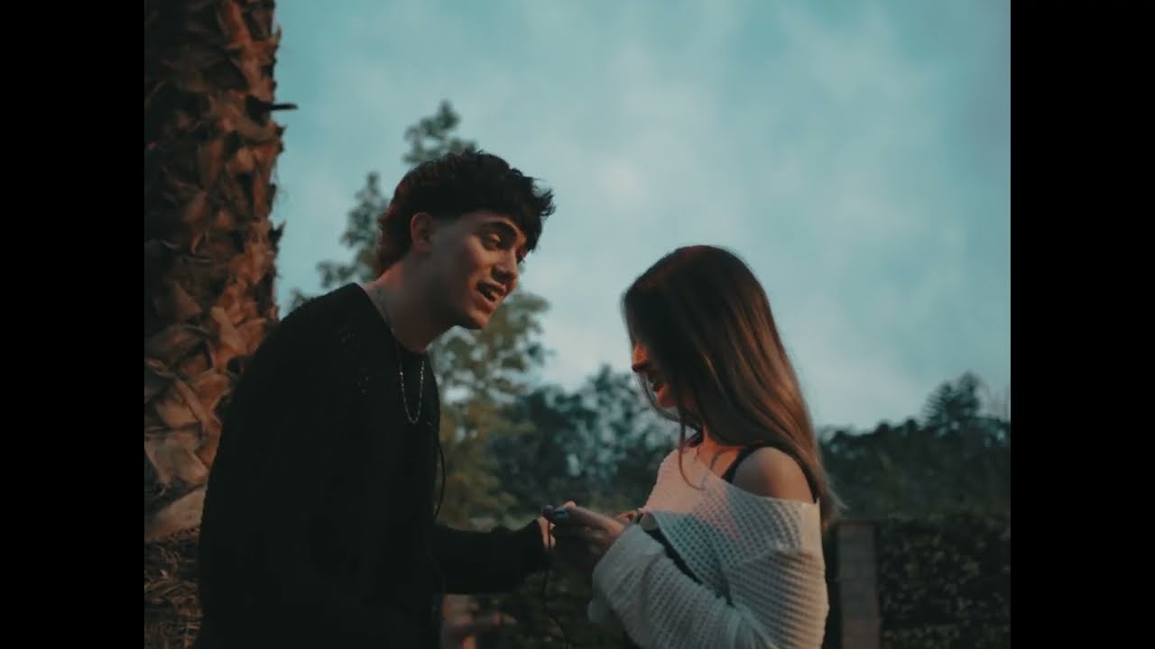 GAMEBOY :c | Aren, Facu, Oxa (Videoclip Oficial)