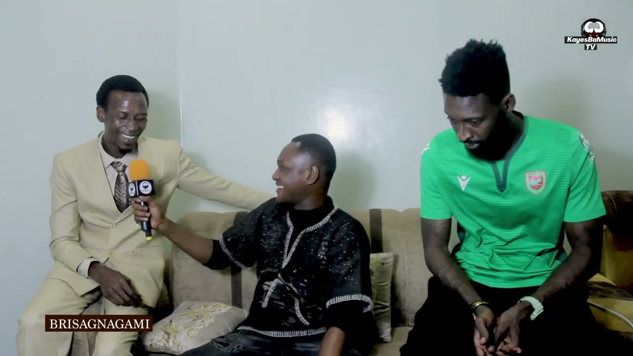 MEMO ET LE FOU: Au Mali,Combien de génération rap, on est actuellement.