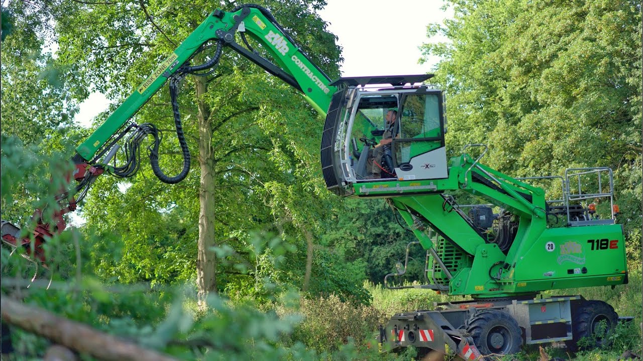 Sennebogen 718E Felling Trees