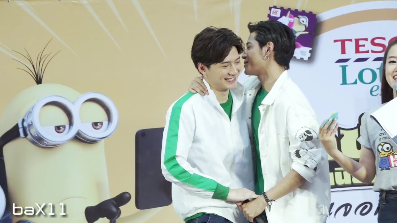 180520 Singto&Krist - Express Minions @ Siam Square One