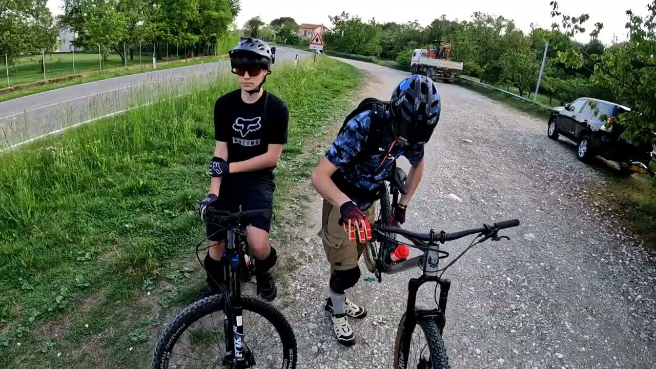 Sentieri facili, o quasi Dardago -15a- M7, Corona Virus con Marcolino MTB e Davide Superjump Part. 1