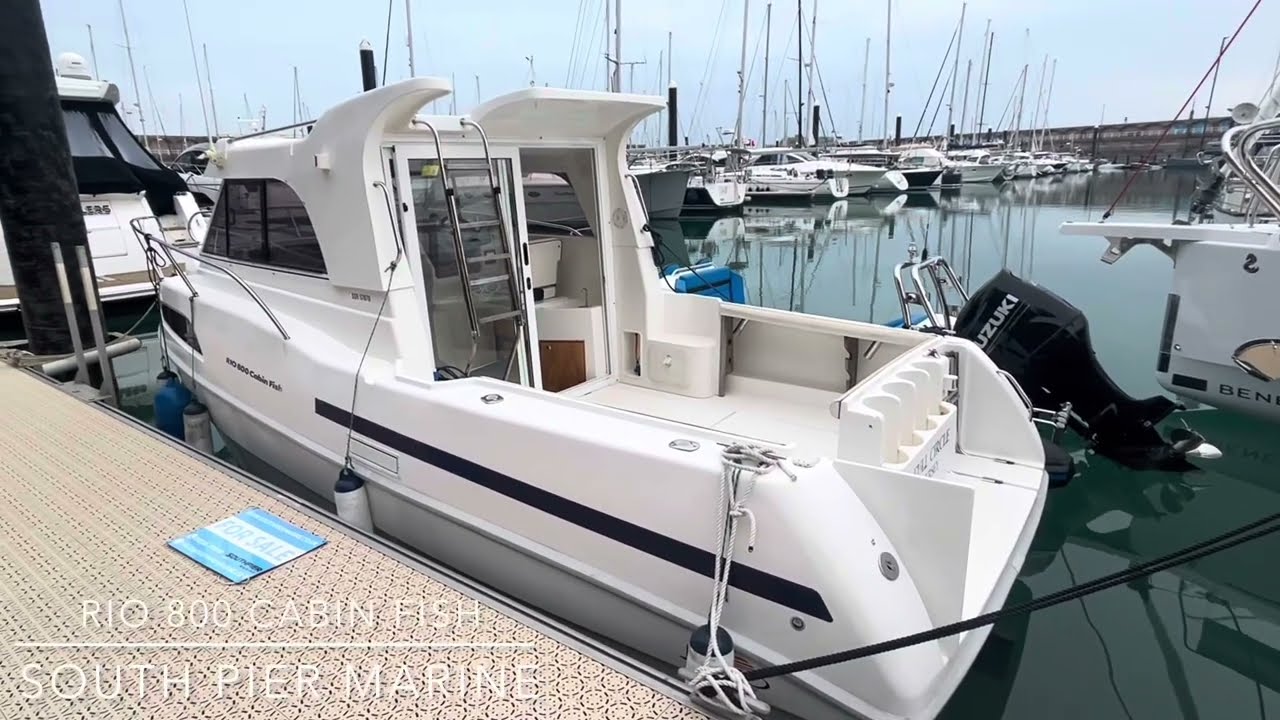 Rio 800 cabin fish