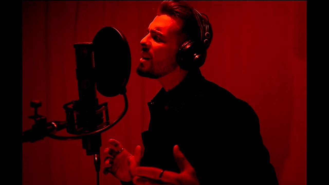 Caer - Sebas Garreta (Official Videoclip) |Bachata 2025|