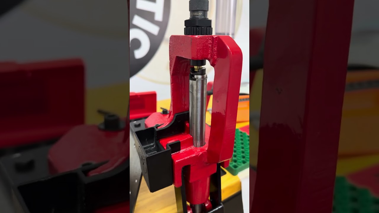 Recarga do .380 com prensa Mod. O da Recargamatic 