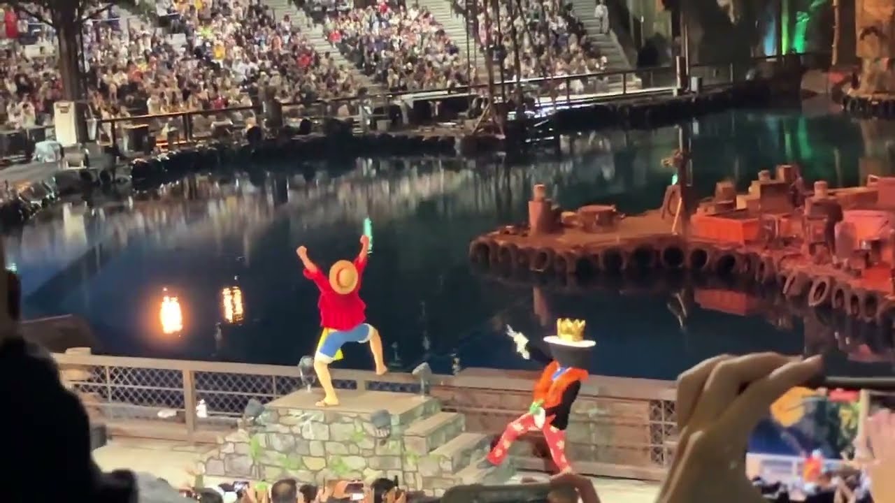Luffy Rushes Past Me! (ONE PIECE Universal Studios Japan Encore) #universalstudiosjapan #onepiece