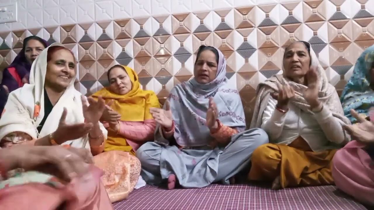  लंबी लाइन लगी भीड़ दिखाई दे से ।  दादा खेड़े का भजन। #haryanviculture #haryanvibhajan #viral 